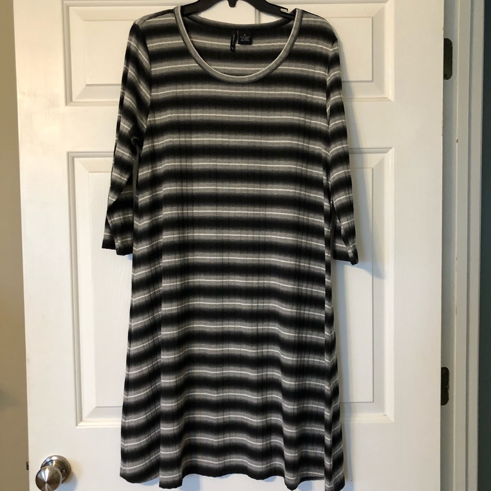 Black and white striped 3/4 length sleeve dress